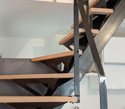 escalier-metal-bois-limon-central